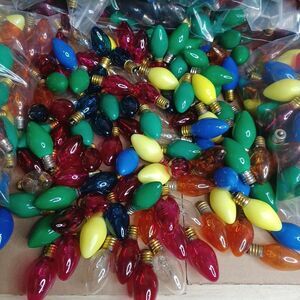Lot 110 Colored Christmas Light Bulbs - C 7 Show Light Multicolor Some Blink